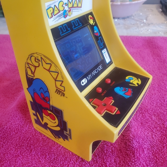 Arcade Pac-Man Mini Arcade Machine - Yellow - Picture 2 of 7